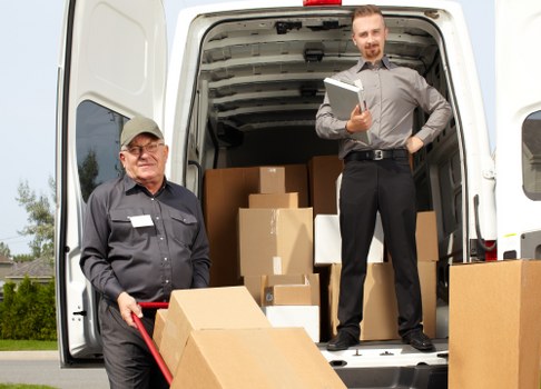 Team preparing a safe and organized moving load