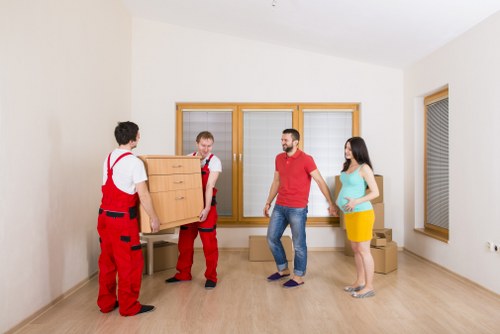 Residential and commercial packing support tailored for Queens Park customers