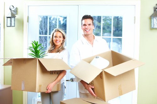 Packing and removal assistance for a student move in Queens Park