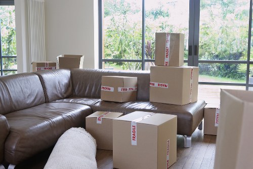 Packing and loading support for a home move in Queens Park